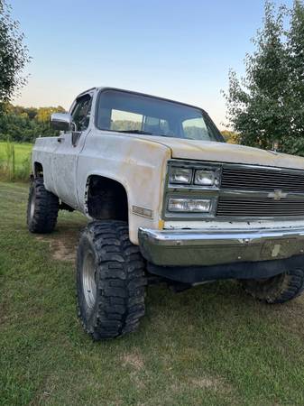 Lifted Square Body Chevy for Sale - (KY)